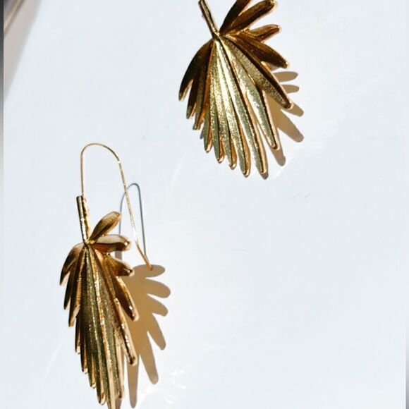 Maple leaf earrings A146 - Picture 5 of 6